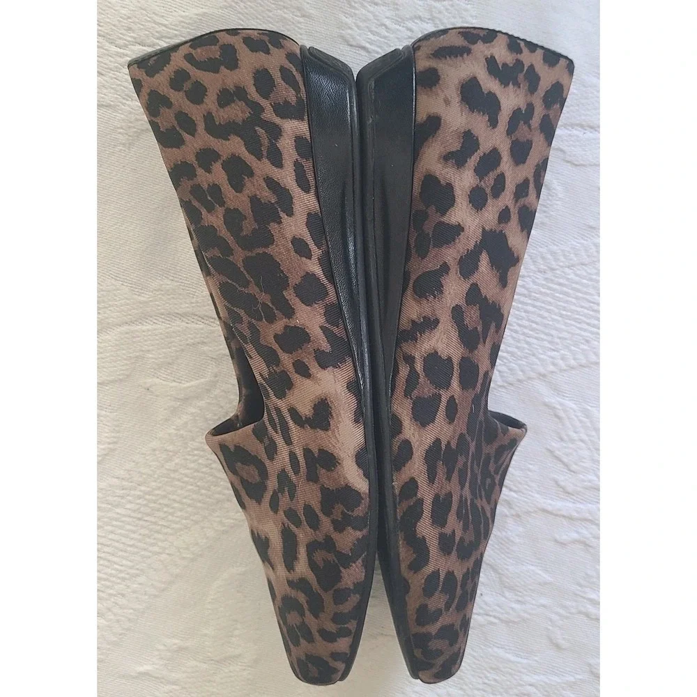 VIONIC Powell Demi Wedge Tan Leopard Comfort Orthotic Slip-on Shoes Women's Sz 8